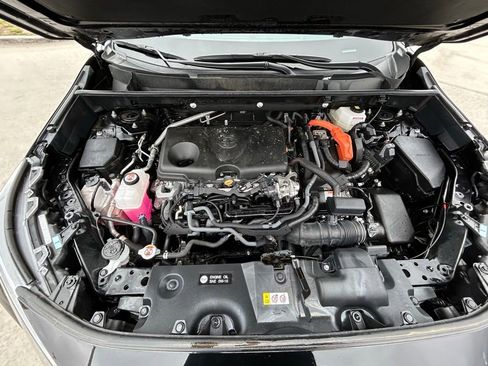 Used 2025 Toyota RAV4 LE AWD/4WD image 33