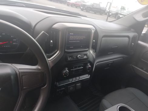 Used 2020 Chevrolet Silverado 2500 Custom w/ Custom Value Package image 12