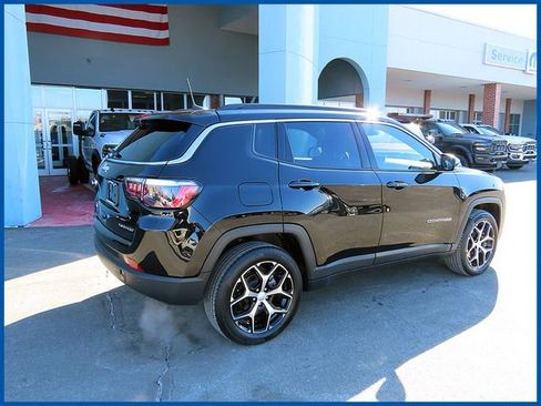 Certified 2024 Jeep Compass Limited image 7