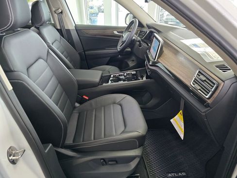 New 2025 Volkswagen Atlas Cross Sport SEL R-Line image 29