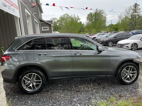 Used 2019 Mercedes-Benz GLC 300 4MATIC image 6