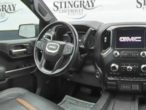 Used 2021 GMC Sierra 1500 AT4 w/ AT4 Premium Package AWD/4WD image 16