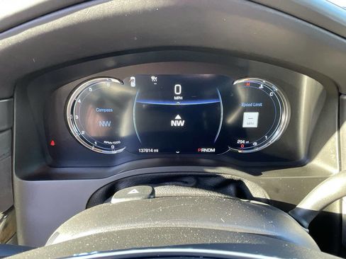 Used 2016 Cadillac Escalade Platinum image 22