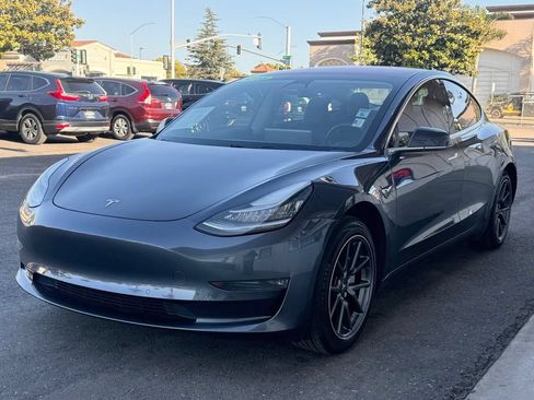Used 2018 Tesla Model 3 Mid Range RWD image 8
