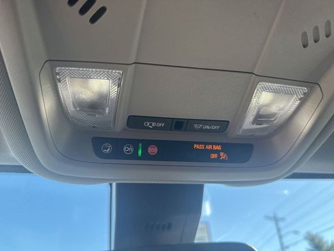 Used 2023 GMC Terrain SLE w/ Driver Convenience Package FWD image 24
