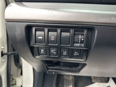 Used 2017 Subaru Legacy 2.5i Premium image 17