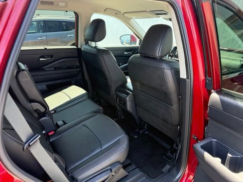 Certified 2025 Nissan Pathfinder SL AWD/4WD image 27