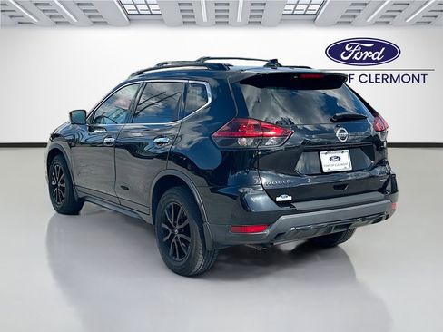 Used 2018 Nissan Rogue SV w/ Premium Package image 5