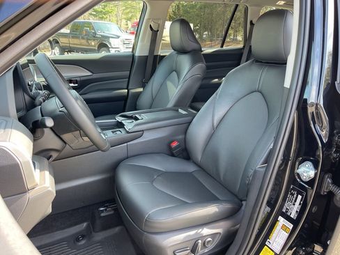 Used 2026 Toyota Grand Highlander XLE image 19