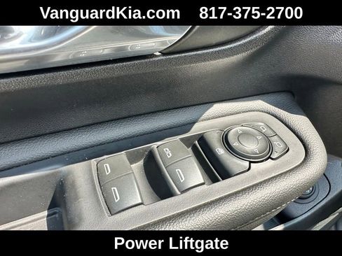 Used 2024 GMC Terrain SLT image 15