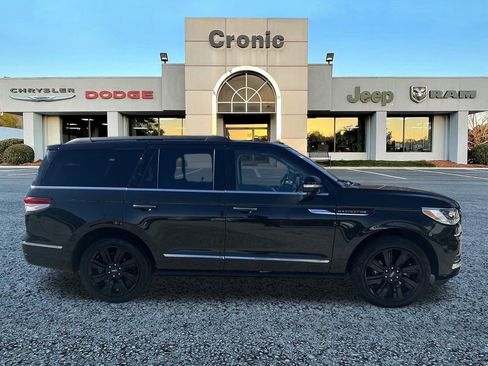 Used 2022 Lincoln Navigator Black Label image 2