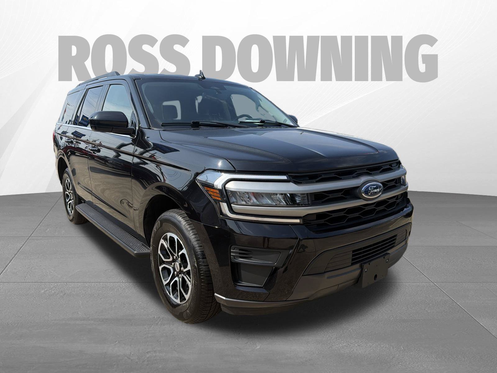 Used 2024 Ford Expedition XLT AWD/4WD image 3