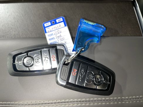 Used 2026 Ford F350 Platinum w/ Platinum Plus Package image 28