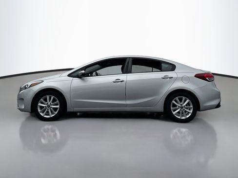 Used 2017 Kia Forte LX w/ LX Popular Package FWD image 4