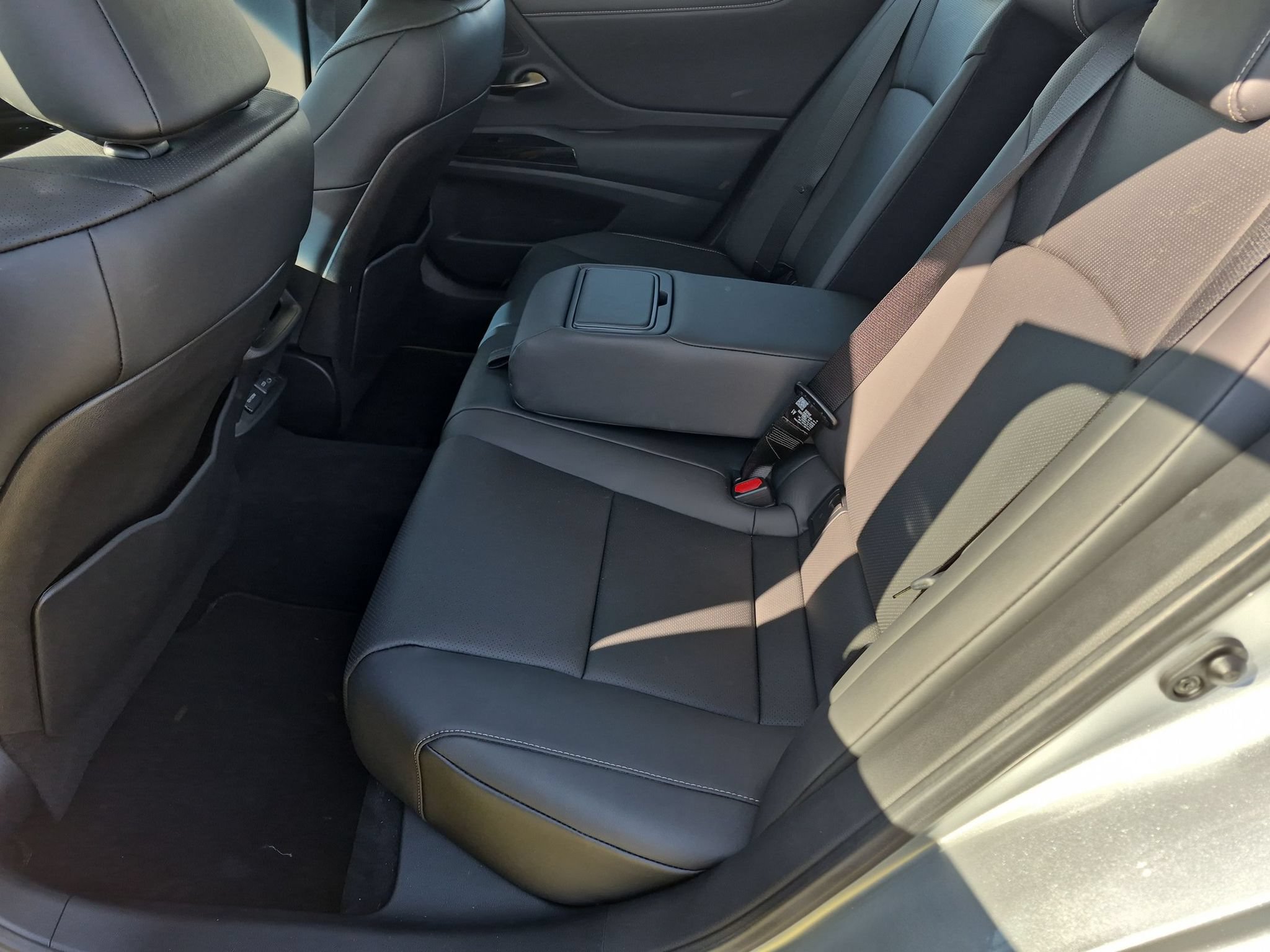 Used 2025 Lexus ES 350 w/ Premium Package FWD image 17
