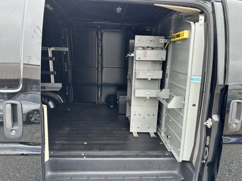 Used 2017 Chevrolet Express 2500 image 25