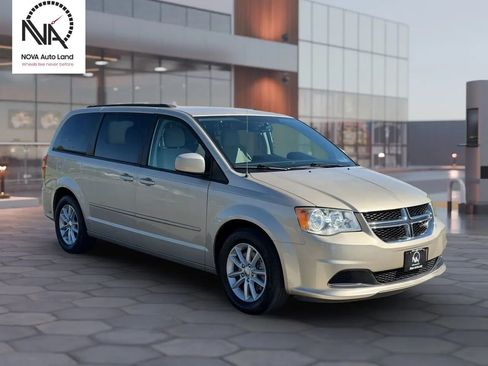 Used 2013 Dodge Grand Caravan SXT w/ Entertainment Group 1 image 2