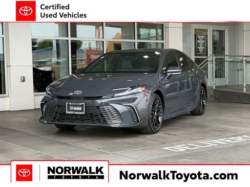 Certified 2026 Toyota Camry SE FWD image 1
