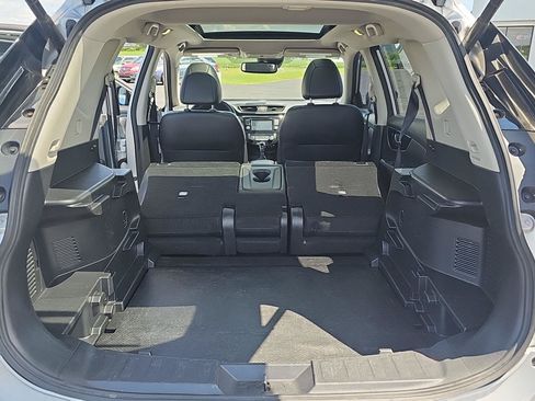 Used 2017 Nissan Rogue SL w/ SL Premium Package AWD/4WD image 29
