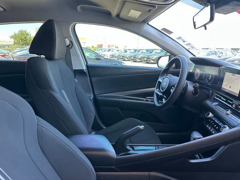 Used 2024 Hyundai Elantra SEL FWD image 28