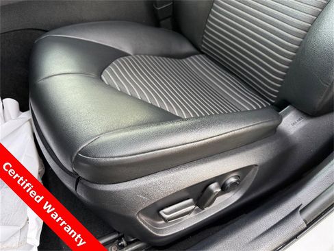 Used 2022 Toyota Camry SE image 17