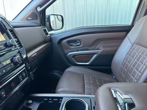 Used 2021 Nissan Titan Platinum Reserve w/ Moonroof Package image 29