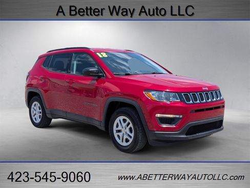 Used 2018 Jeep Compass Sport w/ Tech Group FWD image 5