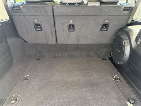 Used 2023 Jeep Wrangler Unlimited Sahara w/ Cold Weather Group AWD/4WD image 7