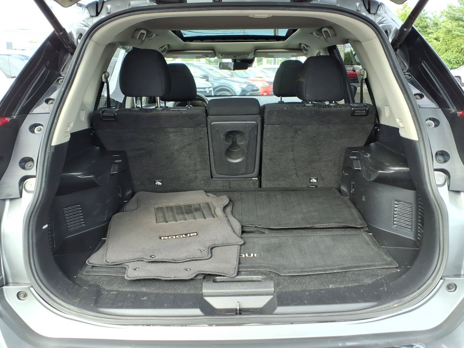Used 2019 Nissan Rogue SV w/ Sun & Sound Touring Package AWD/4WD image 22