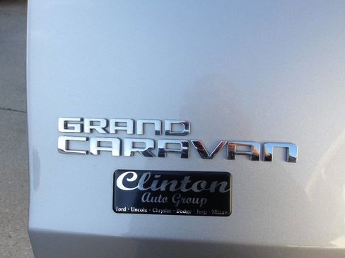 Used 2017 Dodge Grand Caravan GT FWD image 32