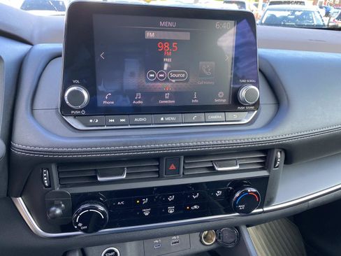 Used 2021 Nissan Rogue S AWD/4WD image 12