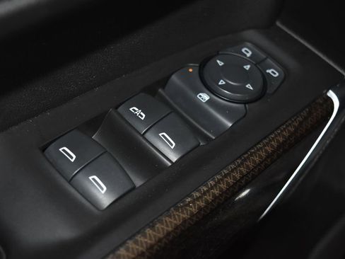 Used 2020 Chevrolet Silverado 1500 LT Trail Boss image 5