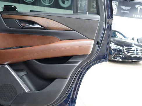 Used 2020 Cadillac Escalade Premium Luxury RWD image 18
