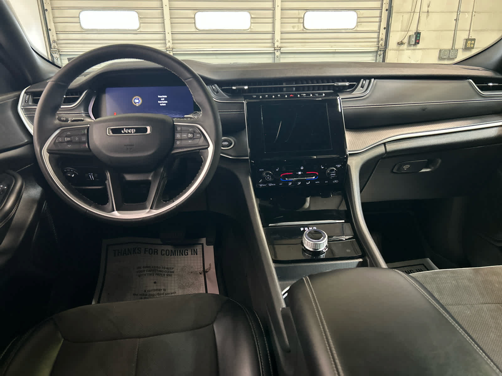 Used 2023 Jeep Grand Cherokee Altitude AWD/4WD image 4