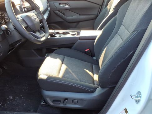 Used 2026 Nissan Rogue SV image 10