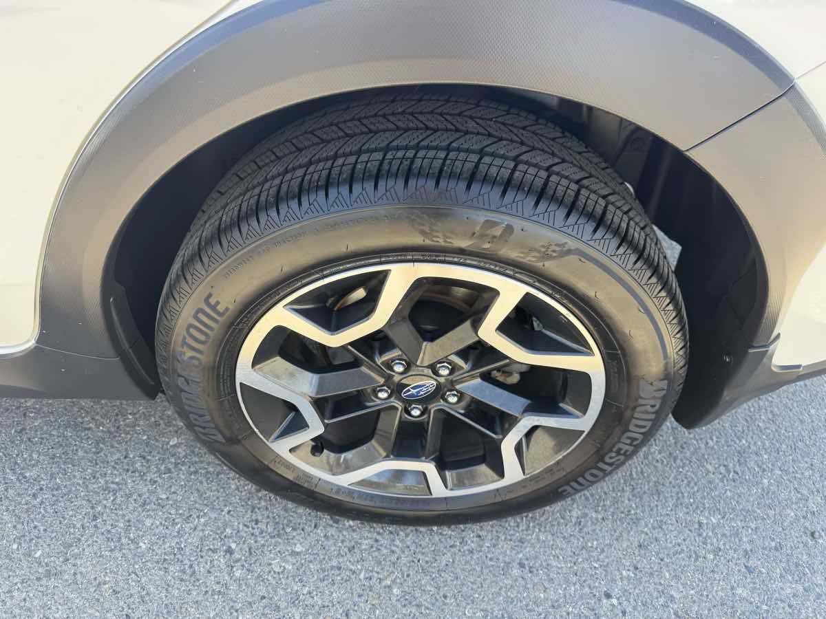 Used 2017 Subaru Crosstrek 2.0i Premium w/ Moonroof Package AWD/4WD image 35