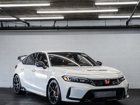 Used 2024 Honda Civic Type R image 7