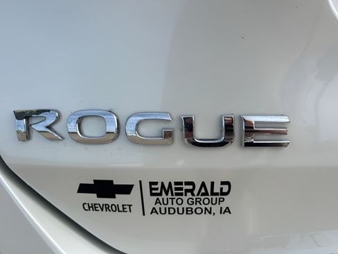 Used 2016 Nissan Rogue SV AWD/4WD image 25