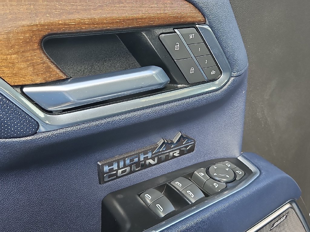 Used 2022 Chevrolet Silverado 1500 High Country w/ High Country Premium Package AWD/4WD image 12