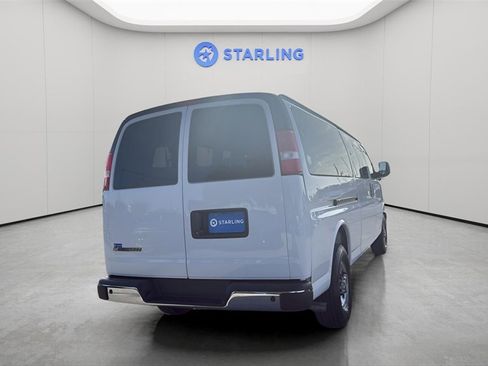 Used 2025 Chevrolet Express 3500 LT w/ LT Preferred Equipment Group image 8