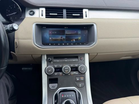 Used 2017 Land Rover Range Rover Evoque SE AWD/4WD image 16