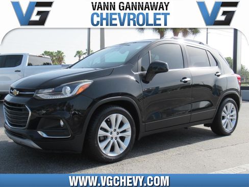 Used 2020 Chevrolet Trax Premier FWD image 1
