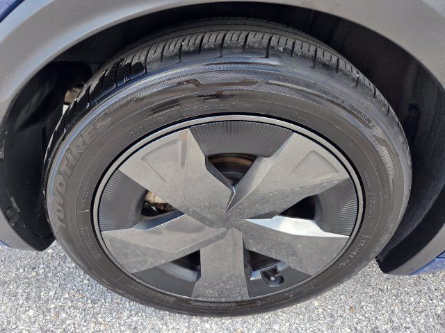 Used 2024 Toyota Prius LE FWD image 18