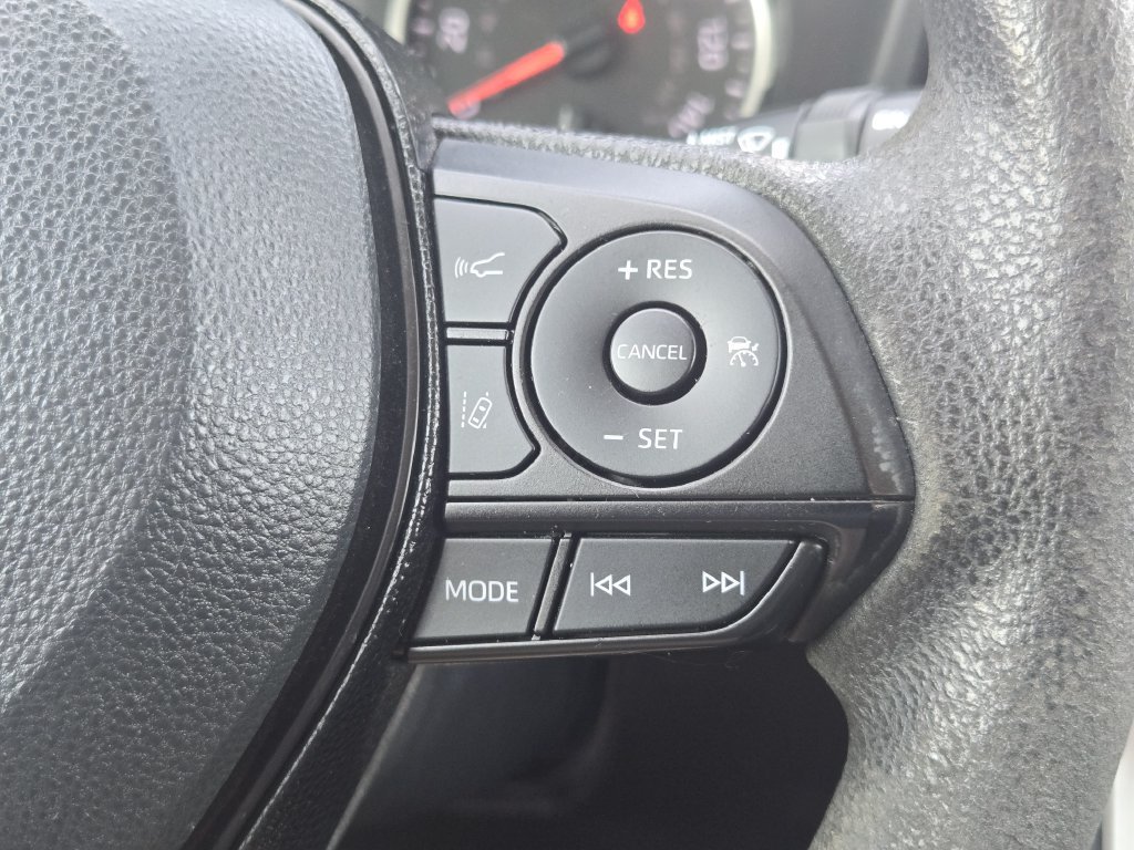Used 2020 Toyota RAV4 XLE FWD image 29