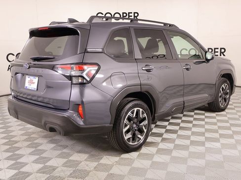 Used 2025 Subaru Forester Premium image 21