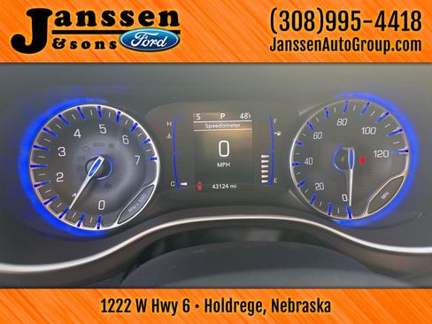 Used 2023 Chrysler Voyager LX image 16