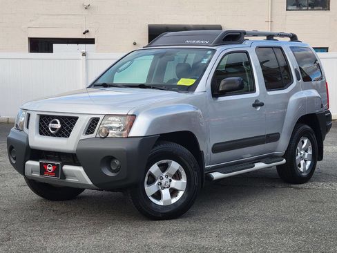 Used 2011 Nissan Xterra S w/ Protection Pkg image 2