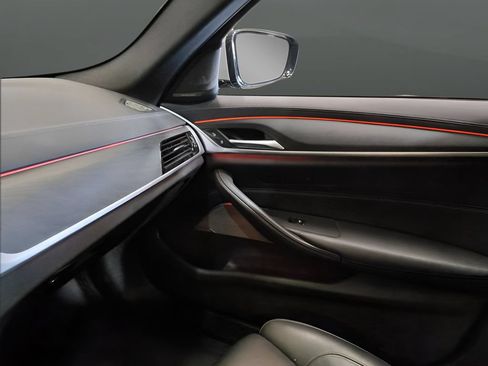 Used 2022 BMW M550i xDrive w/ Premium Package AWD/4WD image 24
