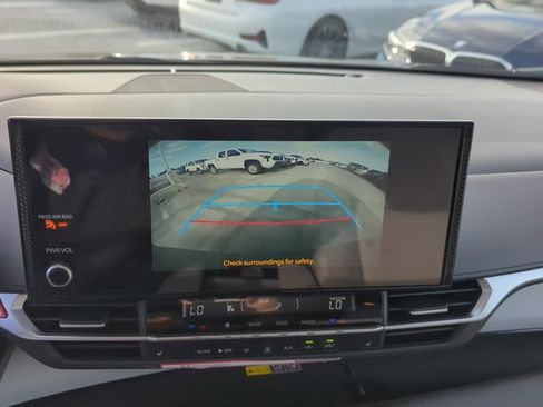 Used 2026 Toyota Sienna XLE image 18