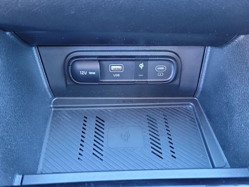 Used 2025 Kia Sportage EX image 17